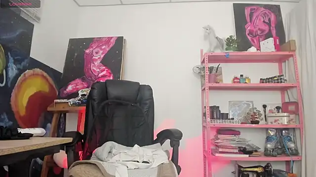 mariecam420 (F young) - show body