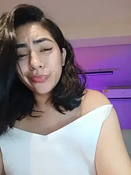 Sara-215 live cam profile