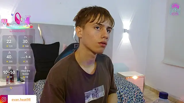 EVAN_TAY's live cam