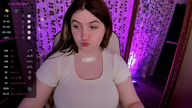 lovelyy_julia - Lovelyy_julia's free webcam