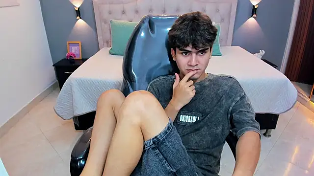 Tommy18__ live sex cam