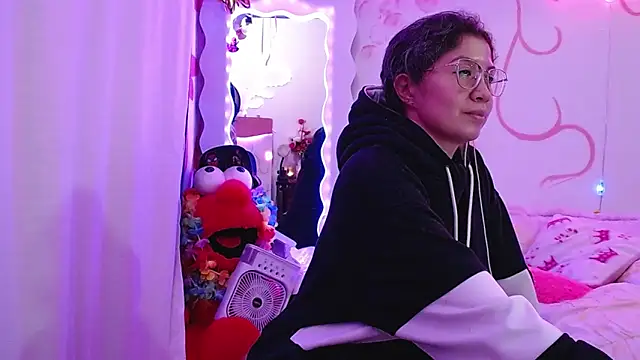 dainaflowers - Dainaflowers's free webcam