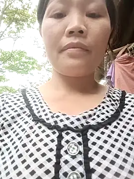 bree-zz - Bree-zz's free webcam