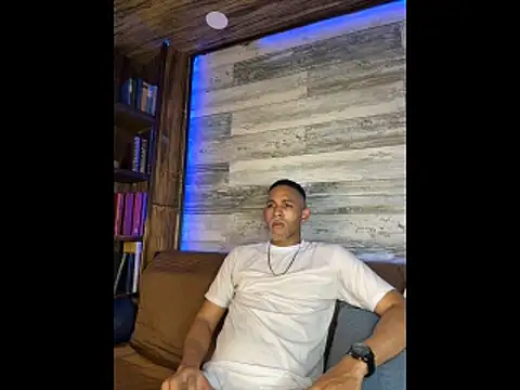 b_wild - B_Wild's free webcam - UK Sex Cams