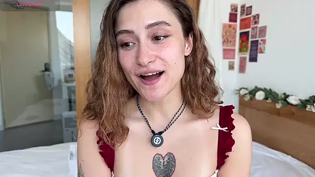 cutiemari - Cutiemari's free webcam - UK Sex Cams