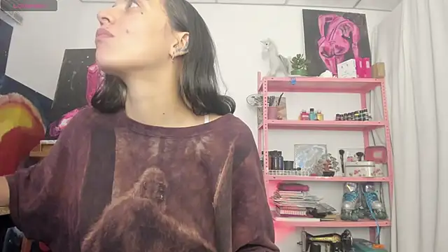 mariecam420 (F young) - show body