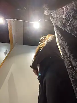 I'll be on air in a public place. I need to be careful, but I want to have fun 💦❤️ PVT Open 