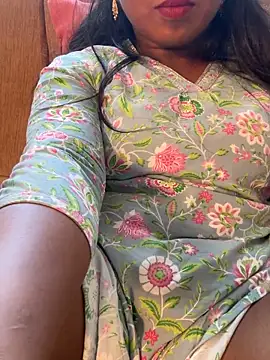 Webcam Model (Dhiyapink)  is live.Free join now!