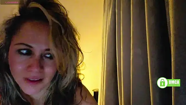 miasiren - Miasiren's free webcam - UK Sex Cams