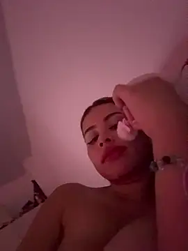 Webcam Model (18_salo)  is live.Free join now!