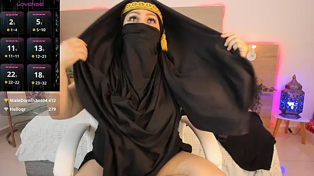 _azahaaraa_ (F milf) - flash boobs  🛕🥻