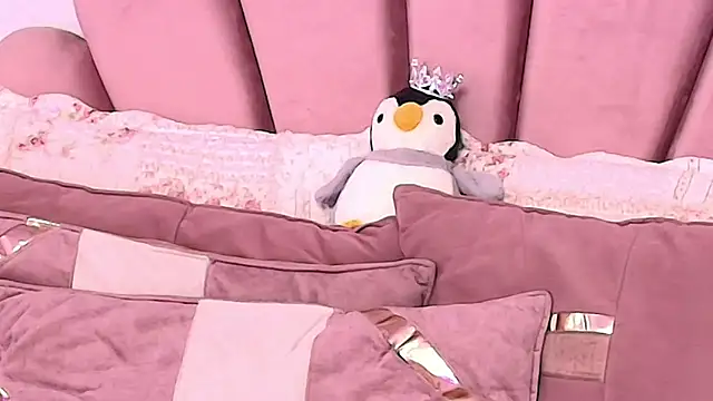 kyliemonnett - KylieMonnett's free webcam - UK Sex Cams