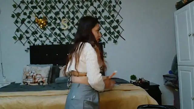 3littles Live Webcam on Stripchat