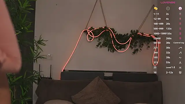 jaylee_krys (F young) - Tease my booty