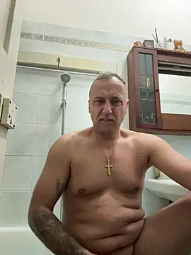 lecatore80 (Ask my age) - I show my dick.