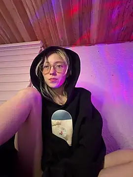 ReenKitty from StripChat is Freechat