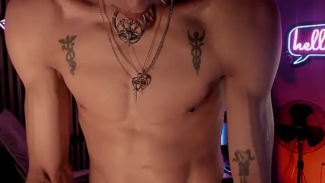 Maximoking26 live sex cam