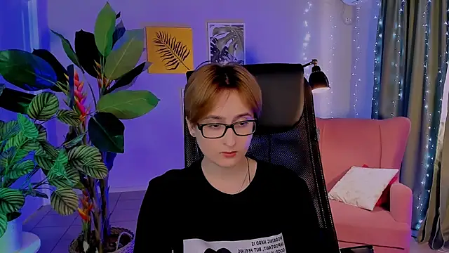 lixeluna - LixeLuna's free webcam - UK Sex Cams