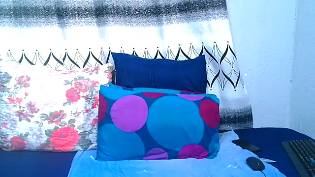 chubbyboobsxxx - ChubbyBoobsxxx's free webcam - UK Sex Cams