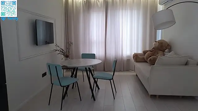 delorathecookiee (F teen) - drop this shorts!!!!!!!