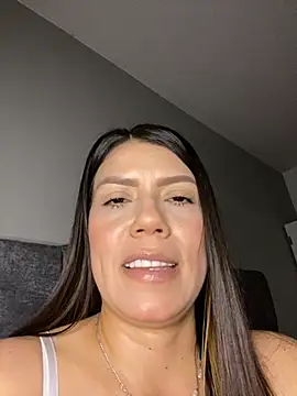 Webcam Model (martina_contreras)  is live.Free join now!