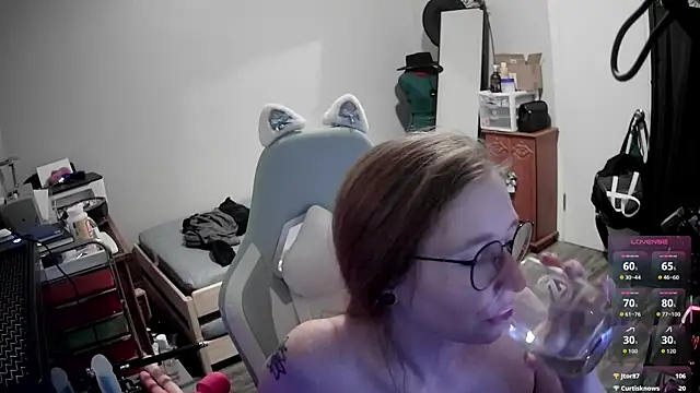 lilyfoxxx - LilyFoxxx's free webcam - UK Sex Cams