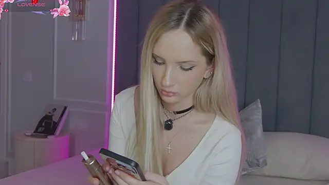 kiraprosper - KiraProsper's free webcam - UK Sex Cams