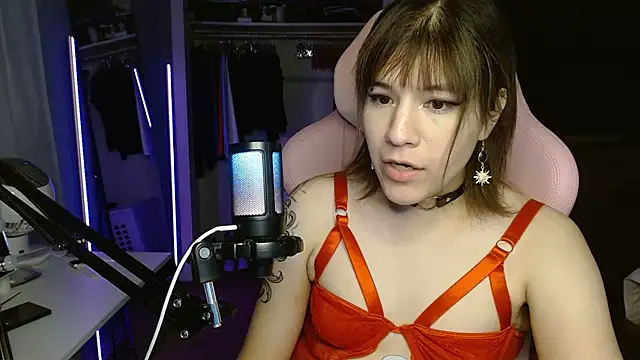 arianano04 - Arianano04's free webcam - UK Sex Cams