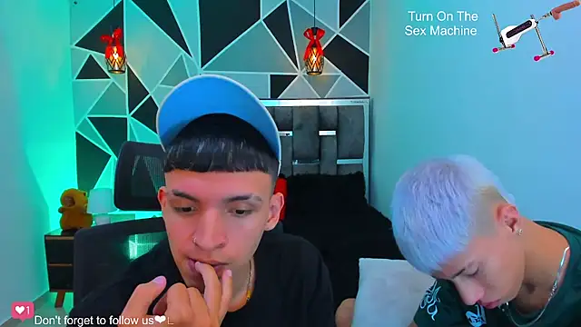 Juan_Nd_Steven's room