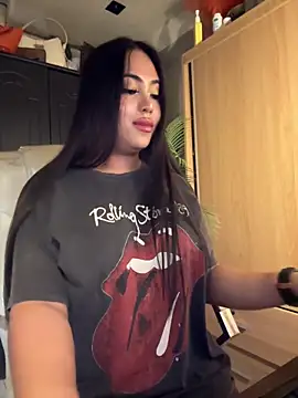 BigDominaMia live sex cam