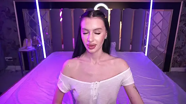 snow_whiteeex (F young) - naked show 5 min