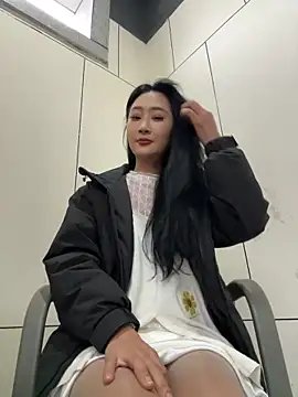 来啦？亲爱的尽情玩耍，今天有好心哥哥加我粉丝俱乐部吗？有折扣优惠哦👊更好玩的请c2c ptv 💋Please have a good time with me.