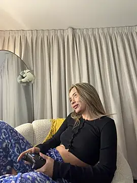 Webcam Model (Irina_Grant)  is live.Free join now!