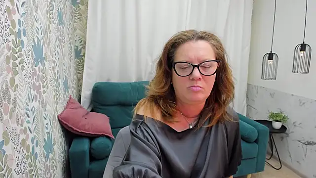 leapure - LeaPure's free webcam - UK Sex Cams