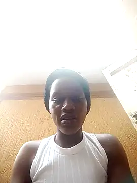 Webcam Model (Petite_li)  is live.Free join now!