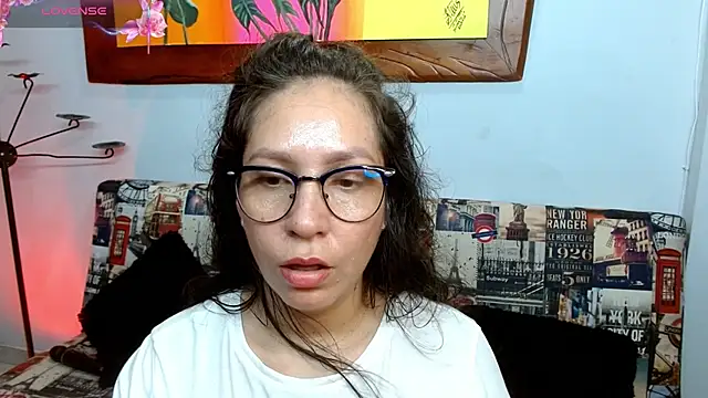 naihroby (F milf) - Oil in the tits