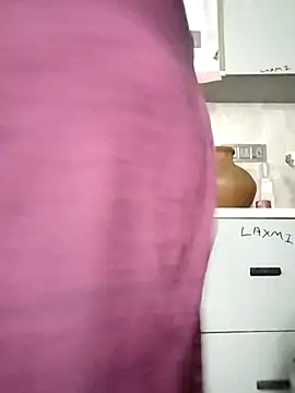 laxmi_89 (F young) - Milk Bob's