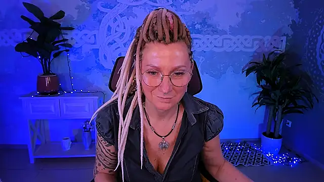 umaspace (F mature) - foot massage with oil