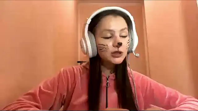 helenabargo (F teen) - draw a cat's face