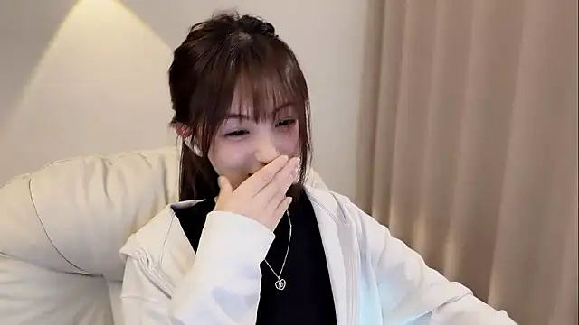 美女LH7在线直播