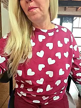 Webcam Model (Melody73)  is live.Free join now!