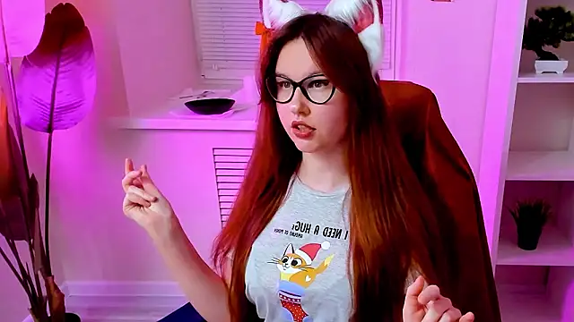 carolgiggly (F young) - Shake tits and ass