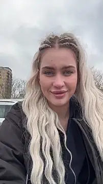 KikiWatson live cam profile