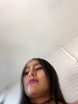 valeria_pink18 - Valeria_pink18's free webcam - UK Sex Cams