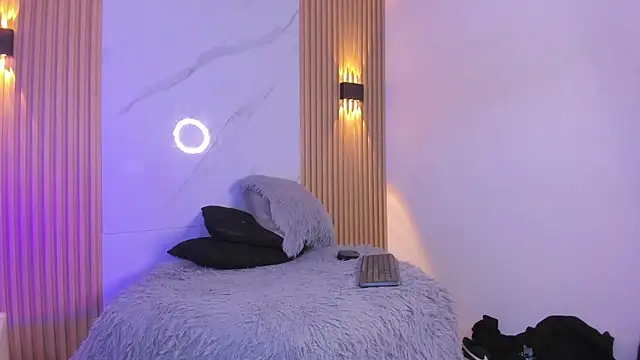 miss_elektranova - Miss_ElektraNova's free webcam - UK Sex Cams