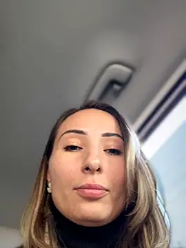 Webcam Model (Wonder_Kari)  is live.Free join now!