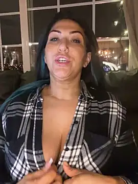 LittleMissEeve's Stripchat show and profile