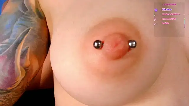 GoodWitch_'s Stripchat show and profile