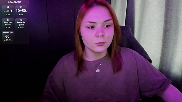 sophia_lix (F young) - show naked ass