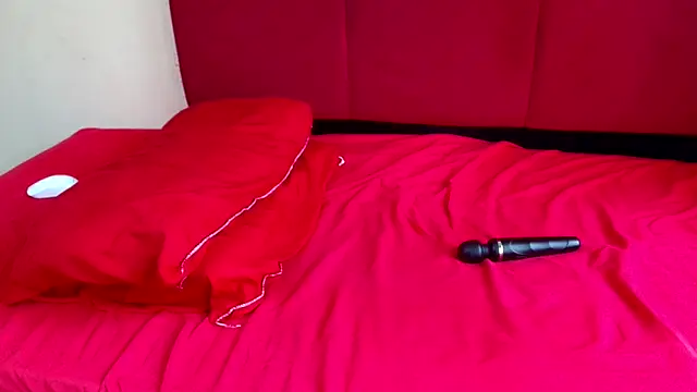 hugetitisxx (F young) - be my king daddy rule me